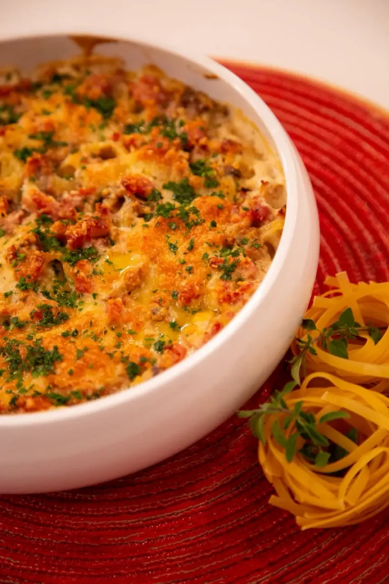 Talharim com linguiça toscana e cogumelos ao molho cremoso
