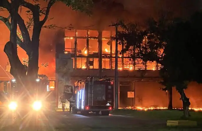 PF investiga incêndio em prédio da UFPE